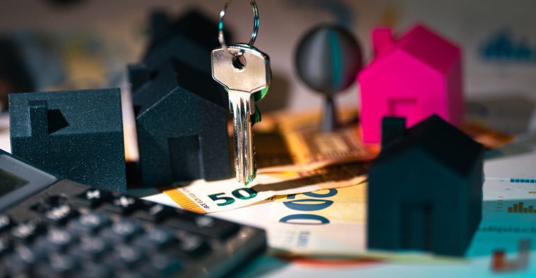 Short-term cash advance for unexpected expenses